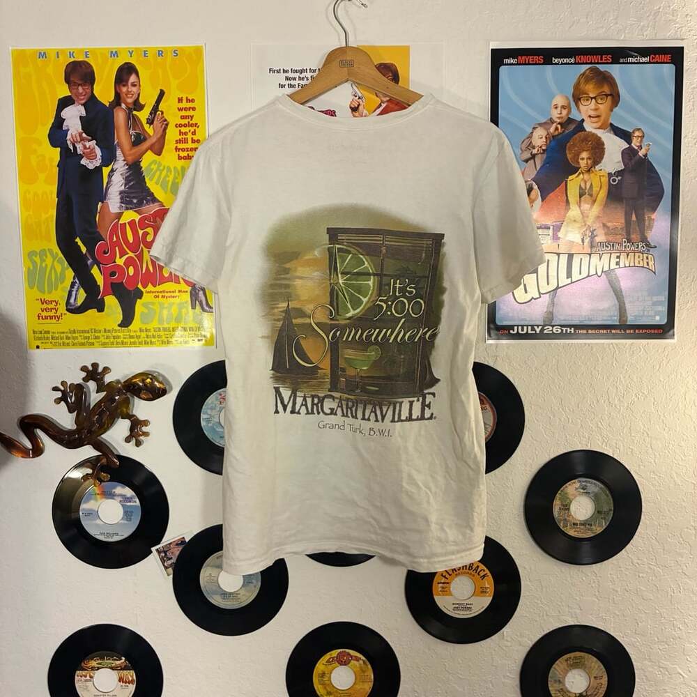 Margaritaville It's 5:00 Somewhere Grand Turk B.W.I. White Pocket T-Shirt Size S